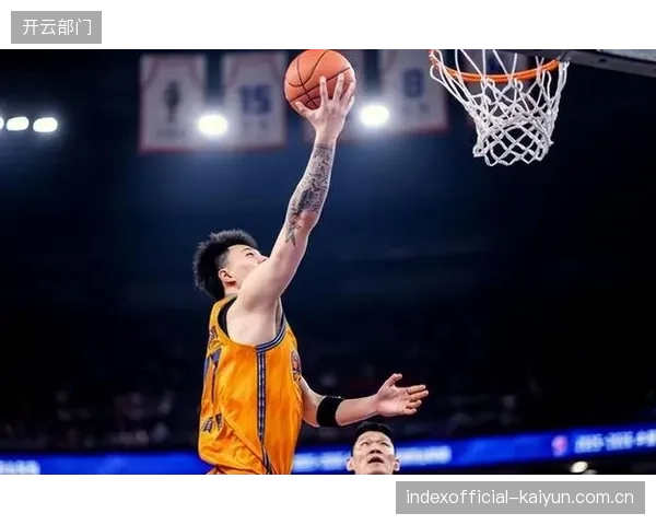 上海男篮距离登顶仅一步之遥，CBA总决赛历史上鲜有3-0被翻盘。